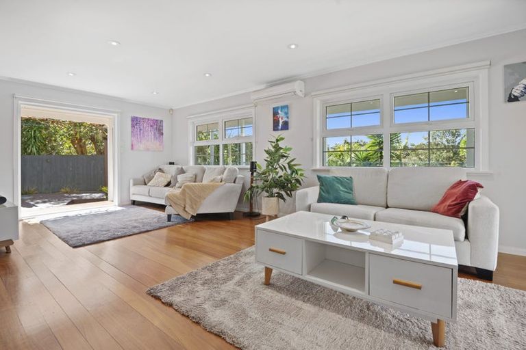 Photo of property in 12 Regia Close, Half Moon Bay, Auckland, 2012