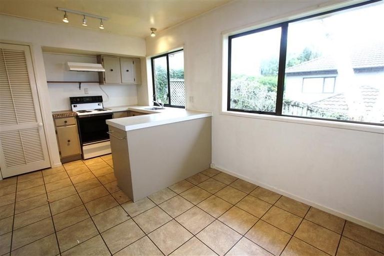 Photo of property in 2/24 Lewis Road, Pakuranga, Auckland, 2010