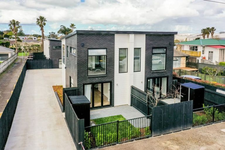 Photo of property in 6/793 Te Atatu Road, Te Atatu Peninsula, Auckland, 0610