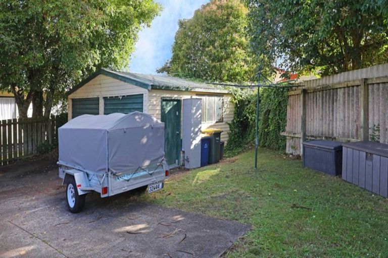 Photo of property in 19a Riserra Drive, Ranui, Auckland, 0612