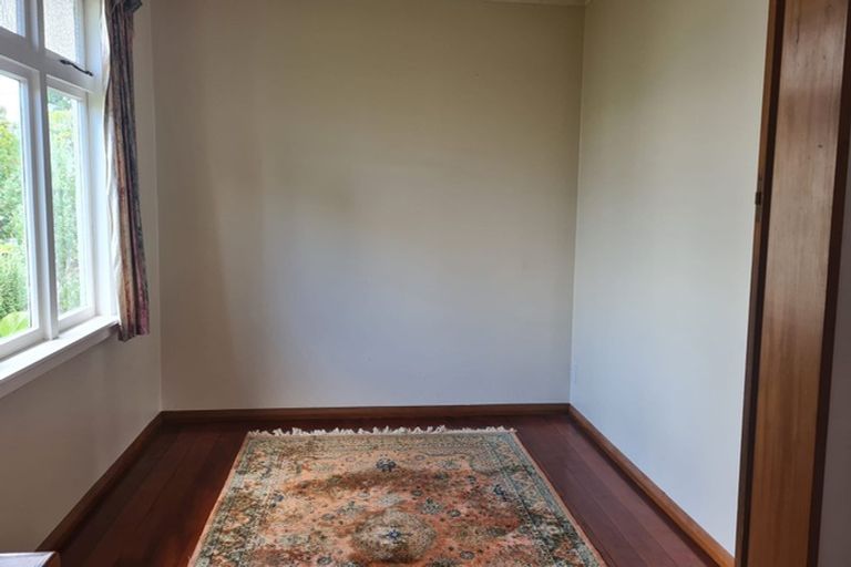 Photo of property in 6 Lansdowne Crescent, Lansdowne, Masterton, 5810