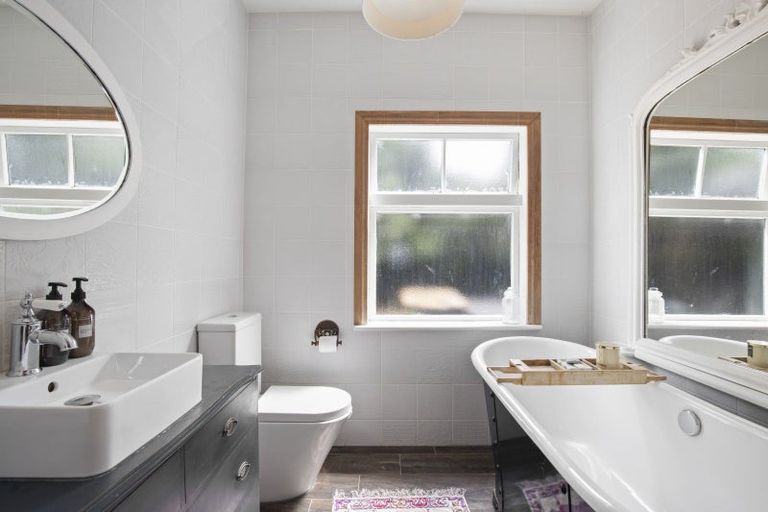 Photo of property in 13 Norfolk Rise, Waiuku, 2123