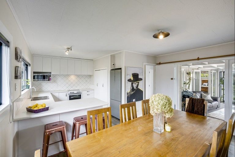 Photo of property in 13 Howard Road, Taradale, Napier, 4112