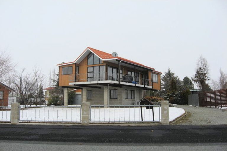 Photo of property in 6 Simons Street, Twizel, 7901