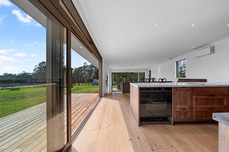 Photo of property in 121a Pomona Road, Kumeu, 0891