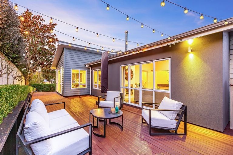 Photo of property in 11 Te Puia Drive, Aotea, Porirua, 5024