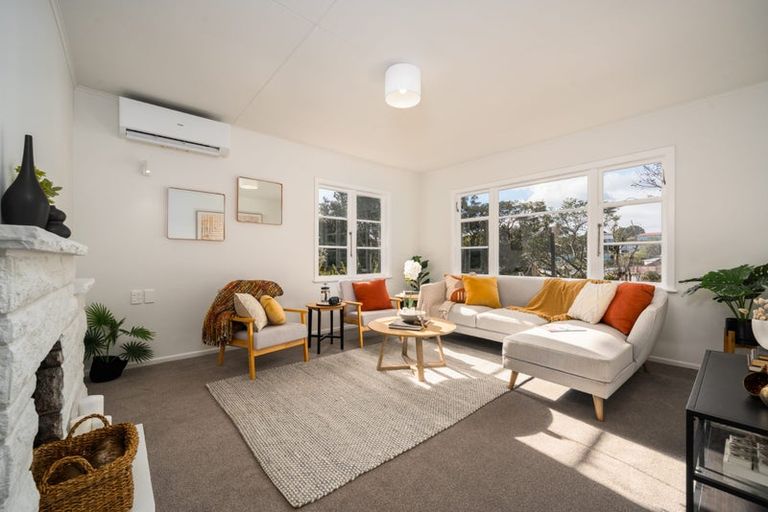 Photo of property in 10 Berkshire Grove, Cannons Creek, Porirua, 5024