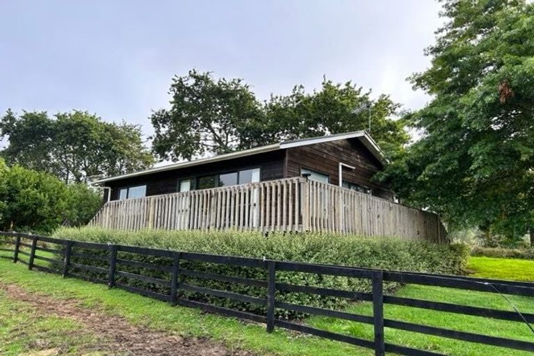 Photo of property in 139 Ararimu Valley Road, Helensville, Waimauku, 0882