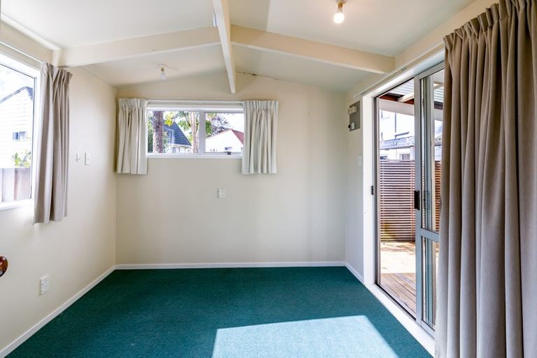 Photo of property in 68 Kohekohe Street, New Lynn, Auckland, 0600