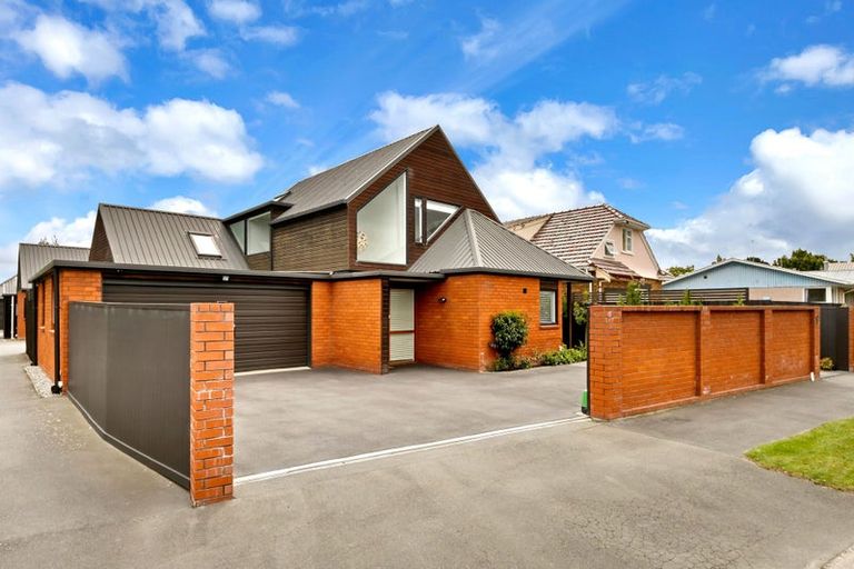 Photo of property in 9 Clyde Road, Upper Riccarton, Christchurch, 8041
