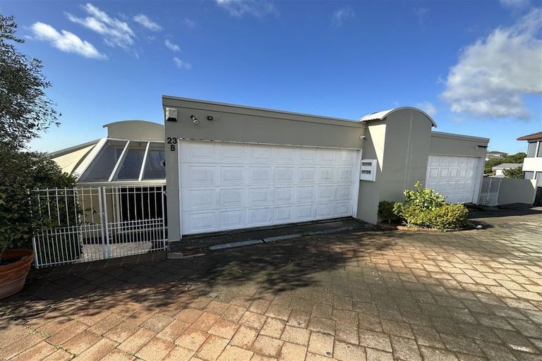 Photo of property in 23 Bernleigh Terrace, West Harbour, Auckland, 0618