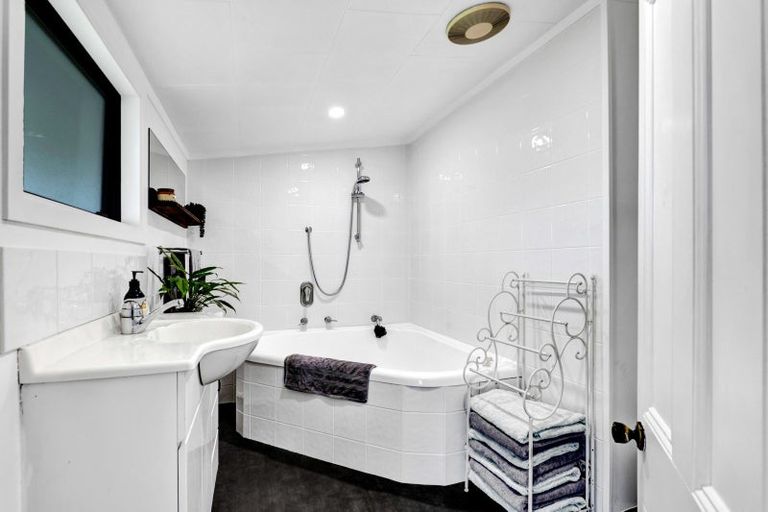 Photo of property in 121 Warwick Road, Stratford, 4391