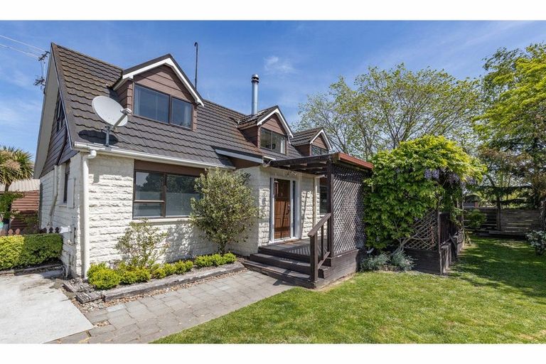 Photo of property in 12 Gibbs Drive, Woodend, 7610