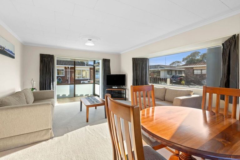 Photo of property in 1/81 Tukapa Street, Westown, New Plymouth, 4310