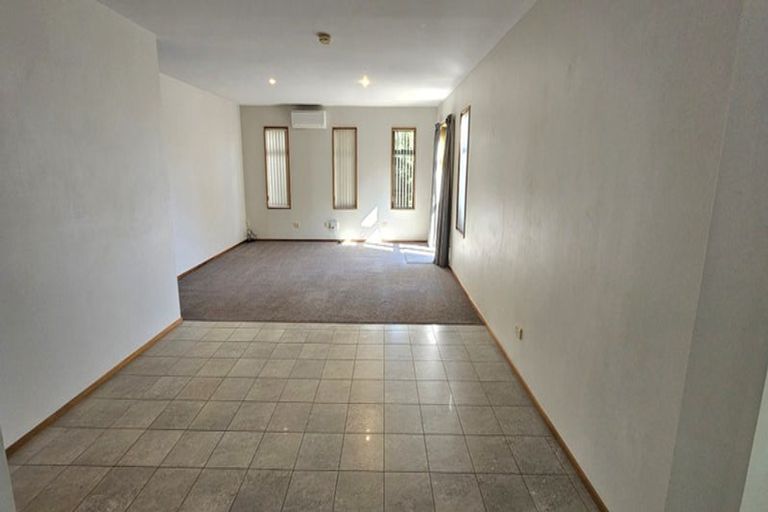 Photo of property in 15 Brockworth Place, Riccarton, Christchurch, 8011