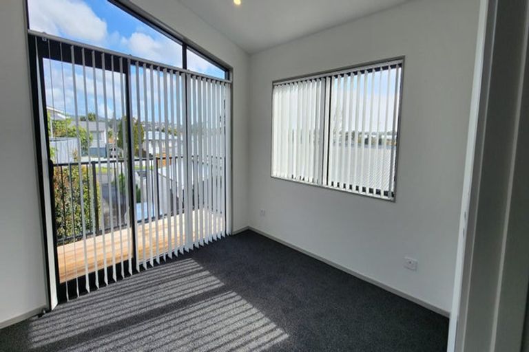 Photo of property in 19a Statesman Street, Henderson, Auckland, 0612
