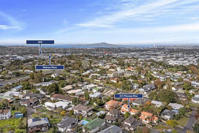 Photo of property in 2/1 Mossop Rise, Glenfield, Auckland, 0629