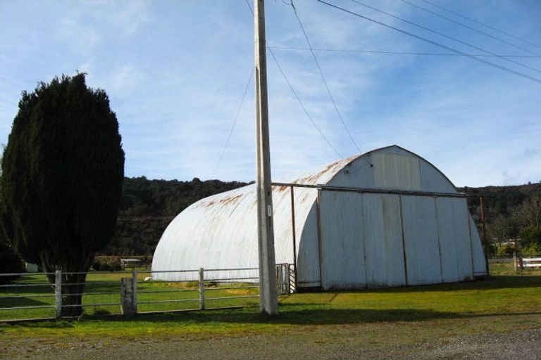 Photo of property in 19 Dick Street, Reefton, 7830