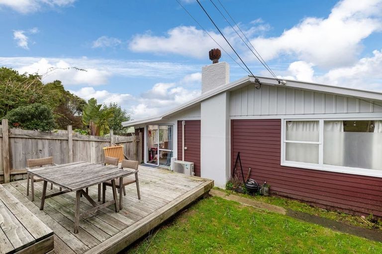 Photo of property in 522 Beach Road, Murrays Bay, Auckland, 0630