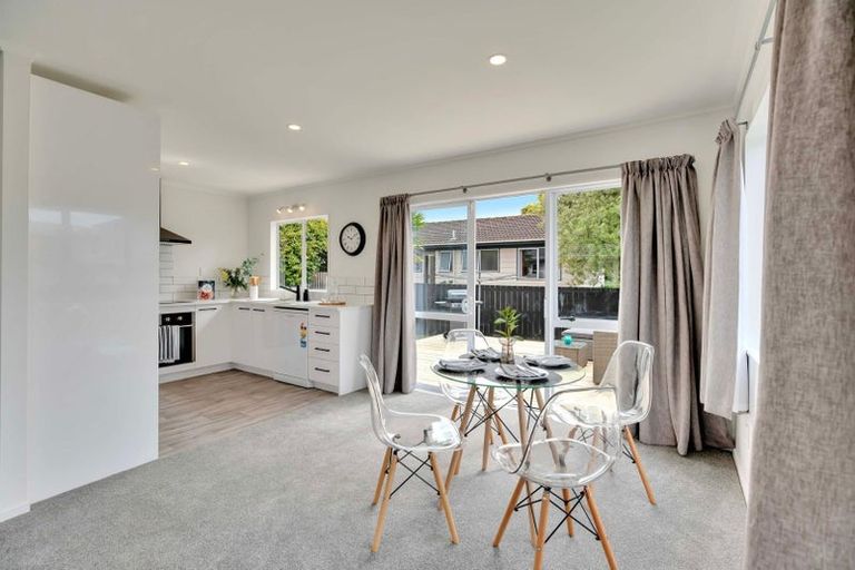Photo of property in 12a Hinton Place, Weymouth, Auckland, 2103