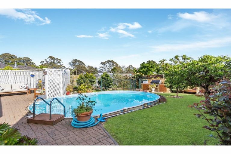Photo of property in 17 Neems Place, Manurewa, Auckland, 2102