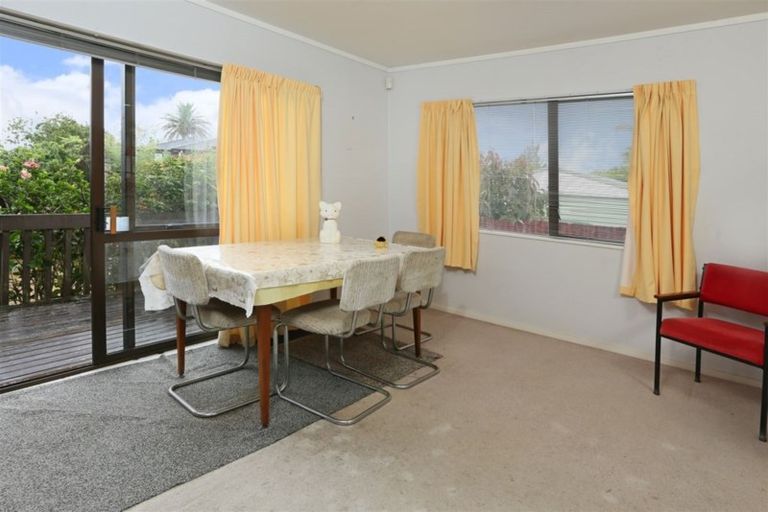 Photo of property in 180 Te Atatu Road, Te Atatu South, Auckland, 0610