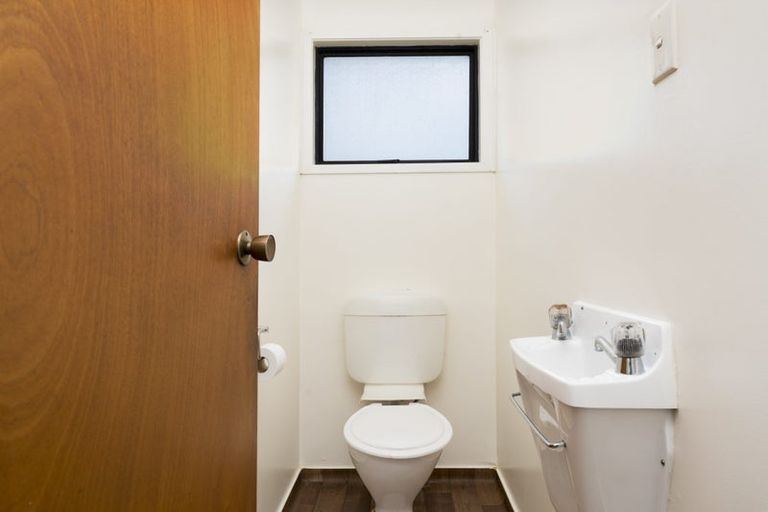 Photo of property in 1/19a Ribblesdale Road, Henderson, Auckland, 0612