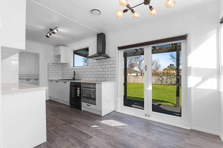 Photo of property in 4 Iredale Road, Hawera, 4610