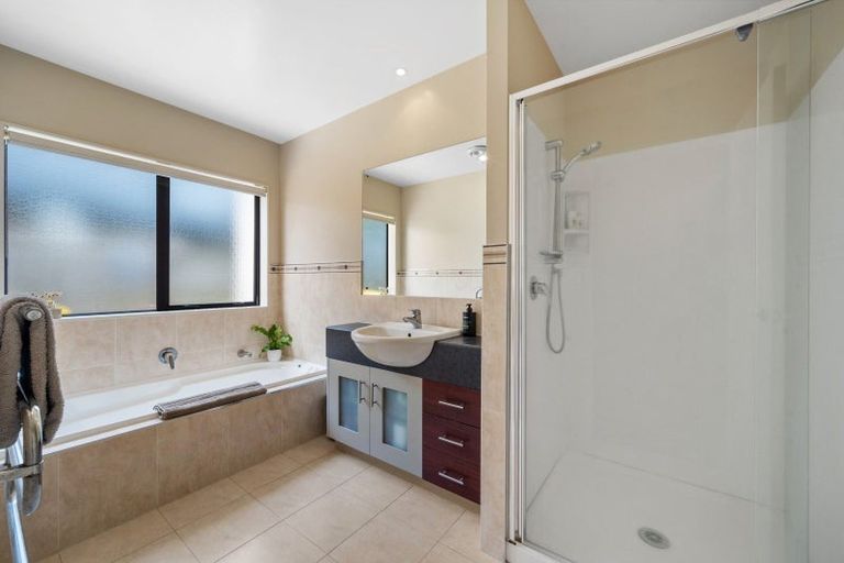 Photo of property in 6 Dalcross Drive, Flat Bush, Auckland, 2016