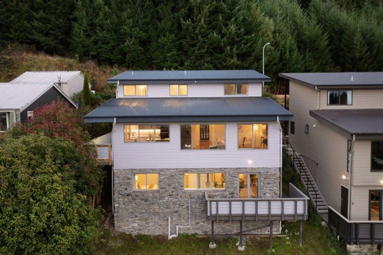 Photo of property in 40 Lochy Road, Fernhill, Queenstown, 9300