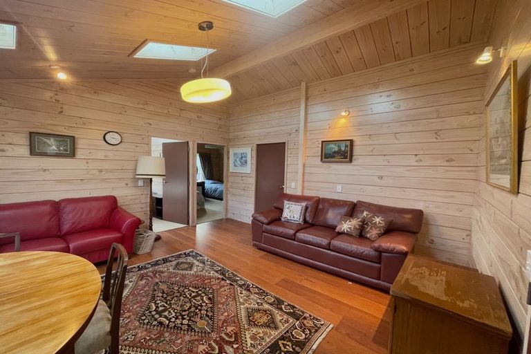 Photo of property in 37 Benmore Place, Glenorchy, 9372