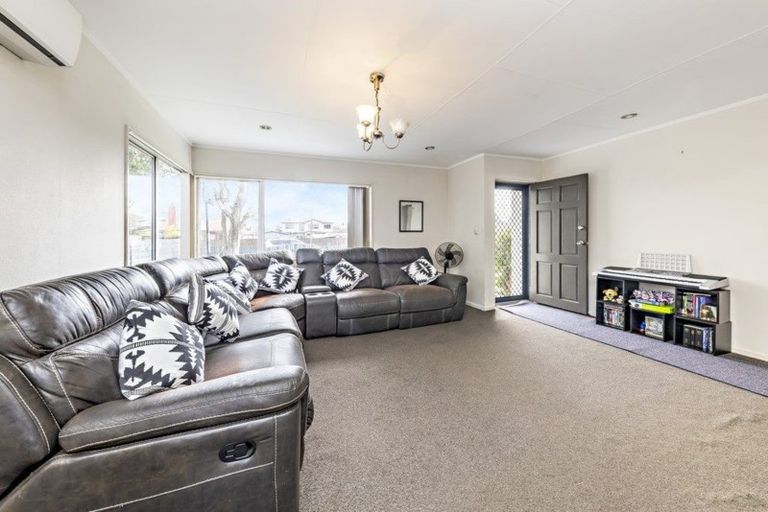 Photo of property in 2/1 Bledisloe Street, Papatoetoe, Auckland, 2104
