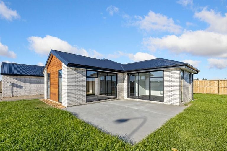 Photo of property in 8 Ivan Mauger Place, Rolleston, 7615