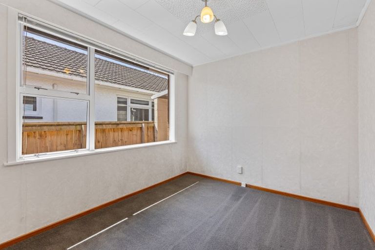 Photo of property in 1/378 Devon Street East, Strandon, New Plymouth, 4312