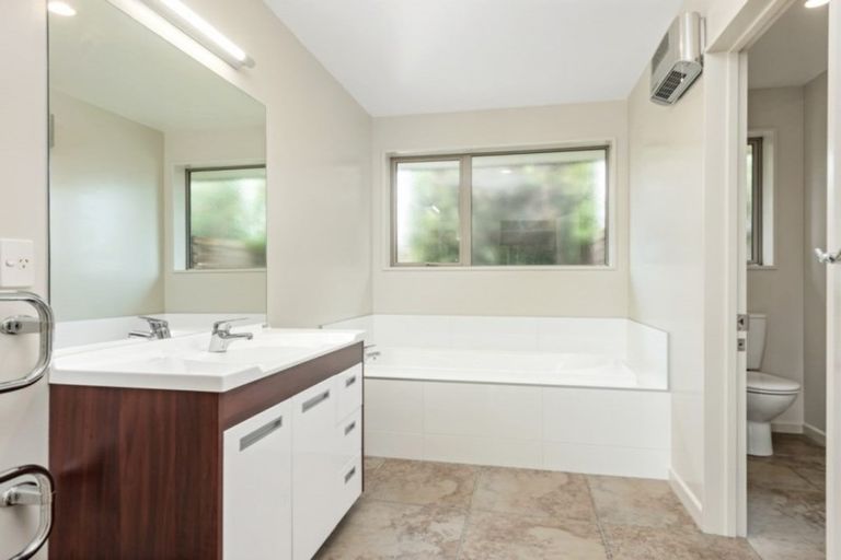 Photo of property in 18 Hilton Place, Blenheim, 7201