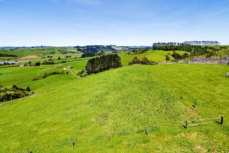 Photo of property in 1 Clarke Road, Huirangi, New Plymouth, 4373