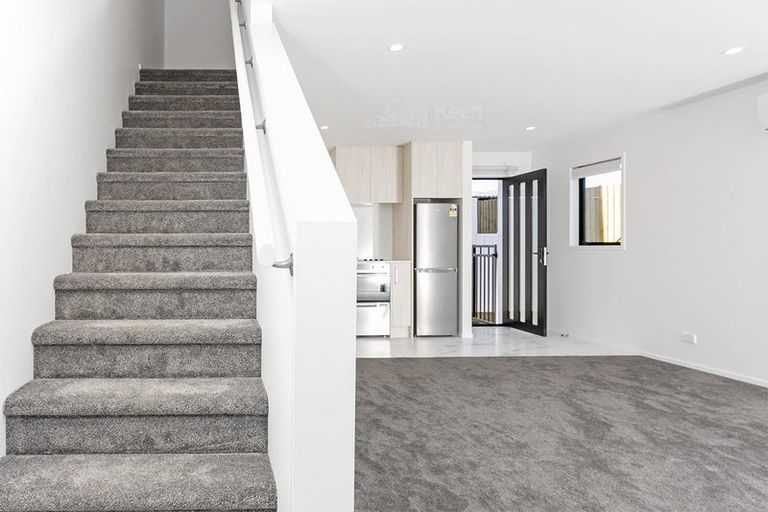 Photo of property in 1/21 Karamu Street, Te Atatu Peninsula, Auckland, 0610