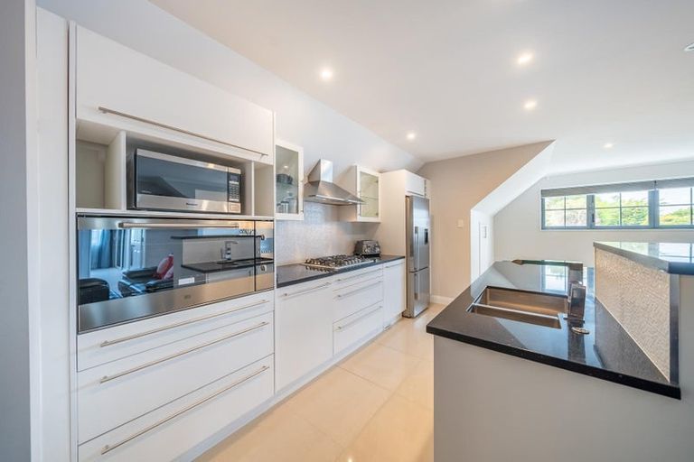 Photo of property in 29 Padnell Crescent, Paparangi, Wellington, 6037