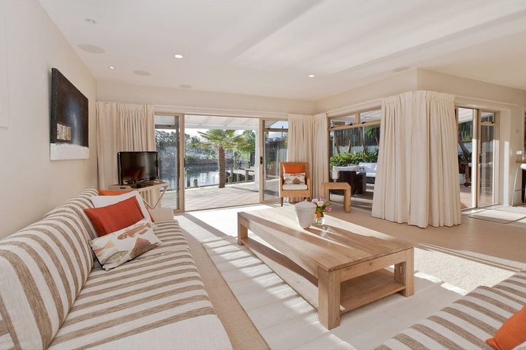 Photo of property in 3/3 Omana Road, Milford, Auckland, 0620