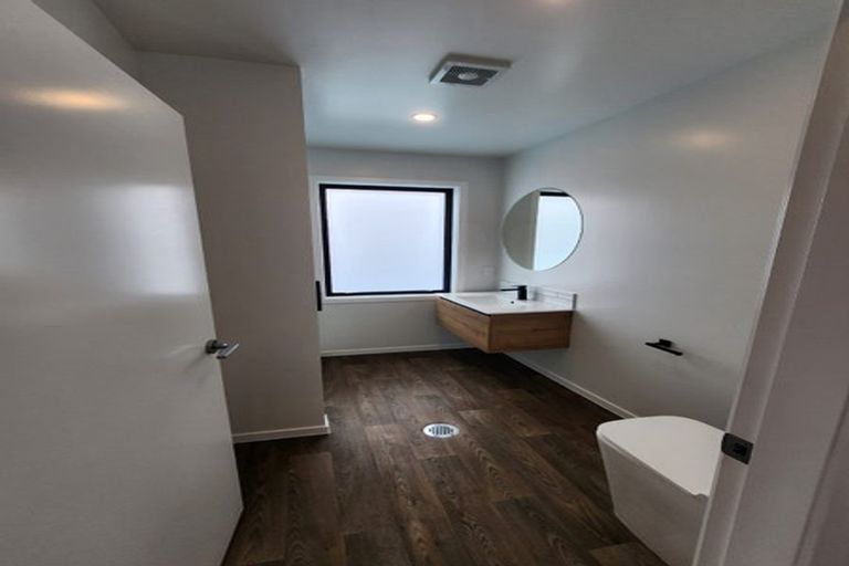 Photo of property in 2/8 Clipper Street, Titahi Bay, Porirua, 5022