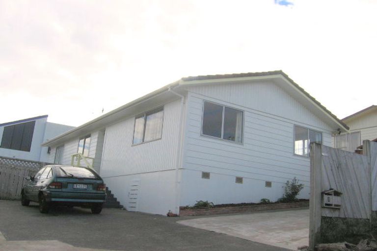 Photo of property in 2 Teme Way, Island Bay, Wellington, 6023
