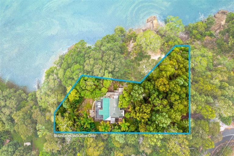 Photo of property in 44 Paturoa Road, Titirangi, Auckland, 0604