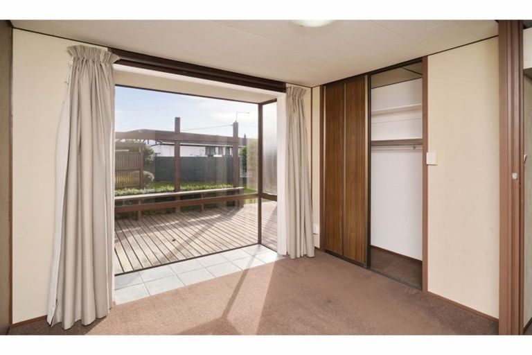 Photo of property in 49 Oldwood Street, Bishopdale, Christchurch, 8053
