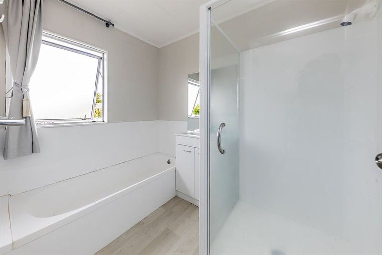 Photo of property in 1/25 Kopara Place, Clendon Park, Auckland, 2103