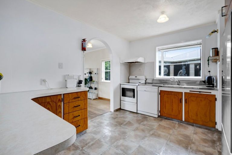 Photo of property in 5 Watene Crescent, Waitara, 4320