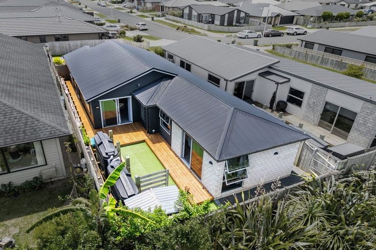 Photo of property in 10 Tomairangi Crescent, Pukekohe, 2120