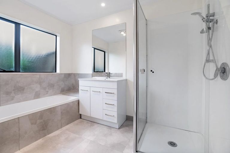 Photo of property in 58 Wattle Farm Road, Wattle Downs, Auckland, 2103