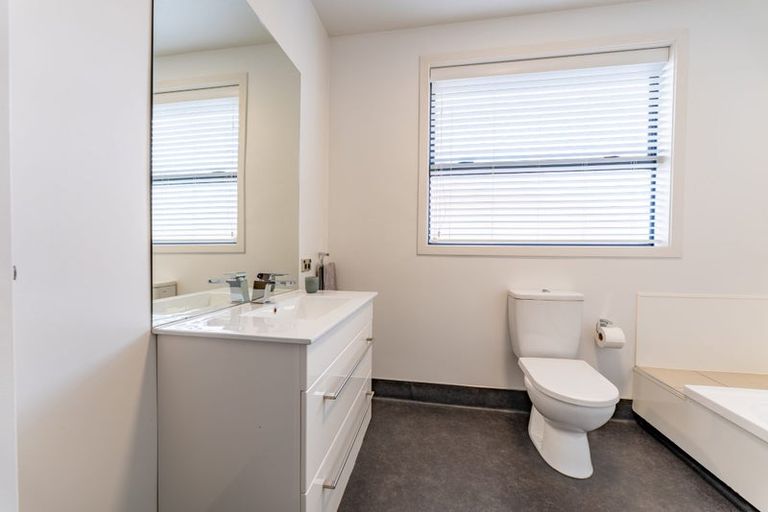 Photo of property in 203 Douglas Street, Highfield, Timaru, 7910