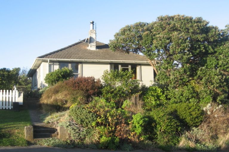 Photo of property in 37 Mana Avenue, Titahi Bay, Porirua, 5022
