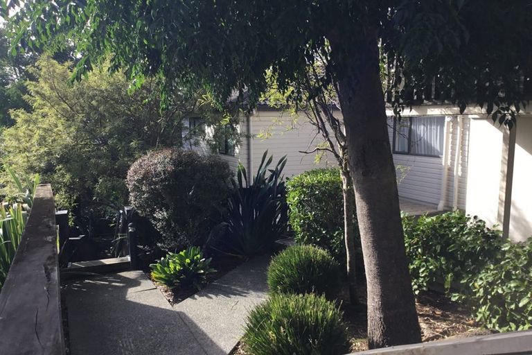 Photo of property in 8c Schnapper Rock Road, Schnapper Rock, Auckland, 0632